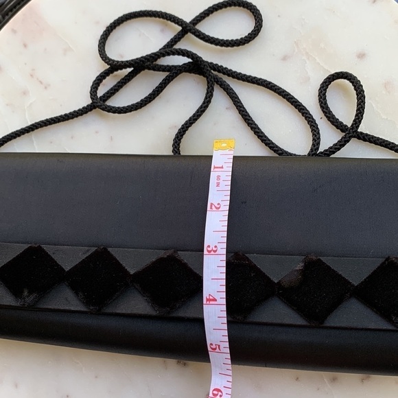 Formal wear clutch for homecoming - Picture 10 of 12